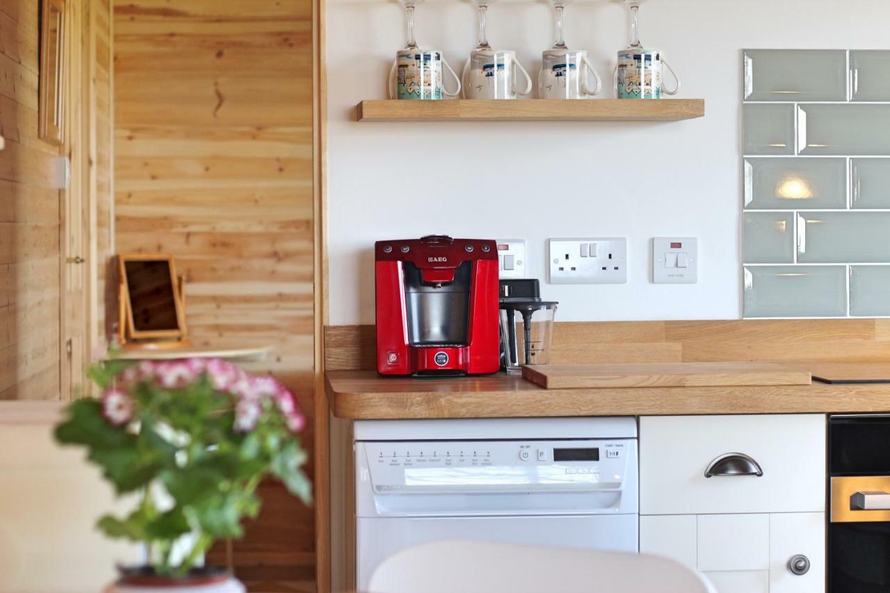 Scandi Cabin On A Hill, With Stunning Panoramic ViewsLudgvan エクステリア 写真