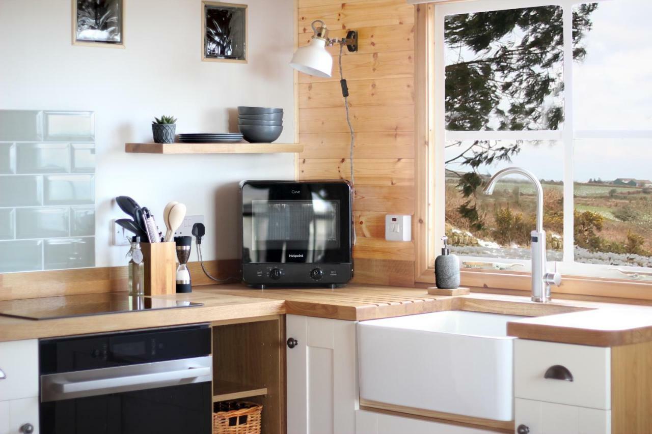Scandi Cabin On A Hill, With Stunning Panoramic ViewsLudgvan エクステリア 写真