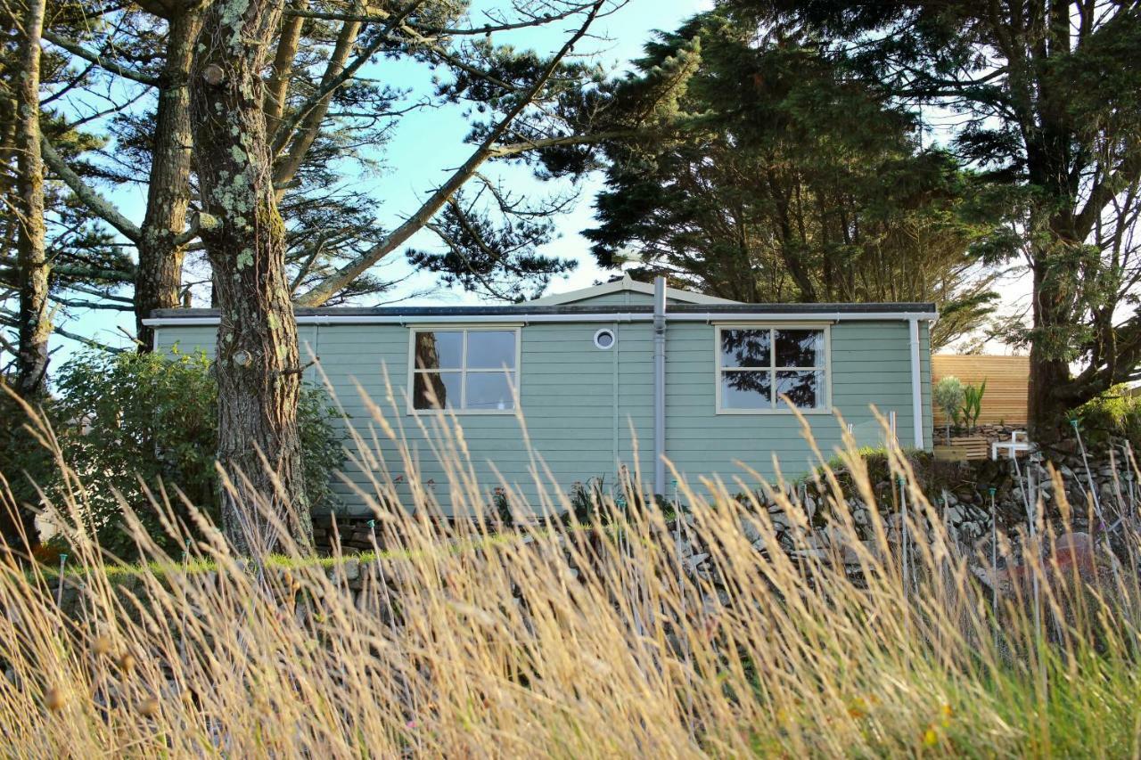 Scandi Cabin On A Hill, With Stunning Panoramic ViewsLudgvan エクステリア 写真